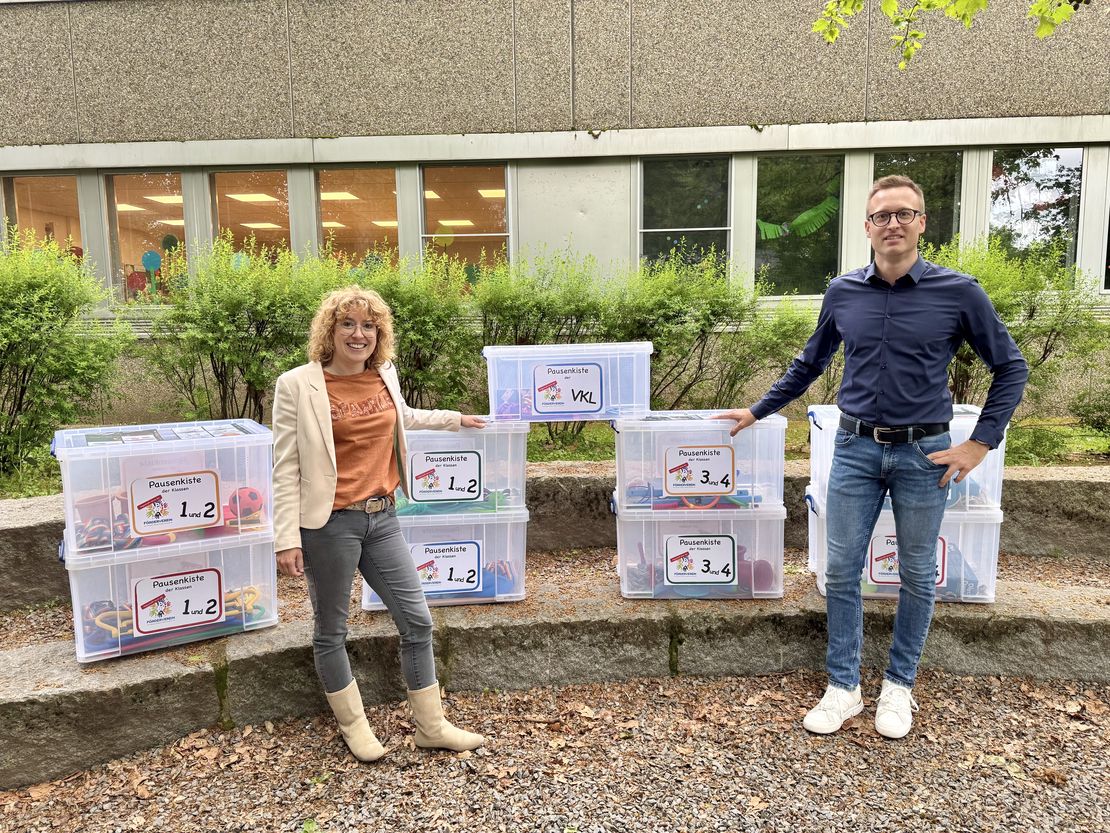 Neue Pausenkisten für die Johann-Peter-Hebel-Schule